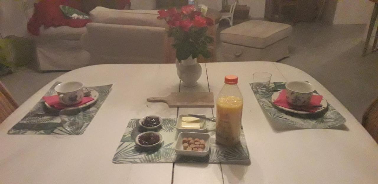 Au Fabuleux Festin Hotell La Possonnière Exteriör bild